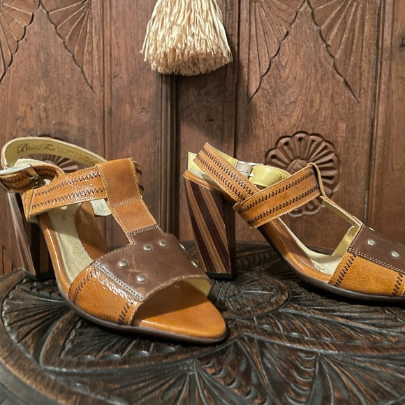Vintage Fluevog Brown Leather Strappy Heels. - Picture 5 of 5